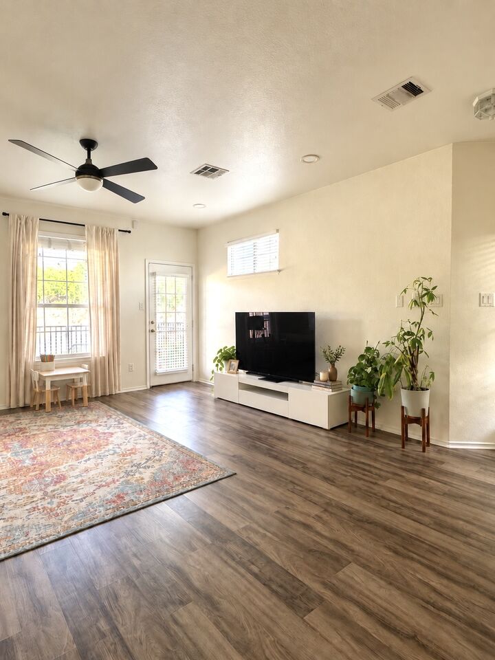 Property Photo:  1900 Scofield Ridge Parkway 5102  TX 78727 