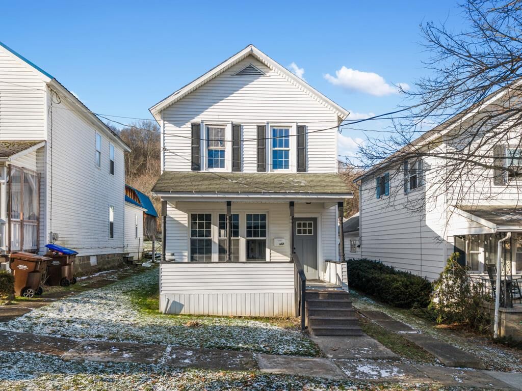 Property Photo: 517 Jones Street PA 16354