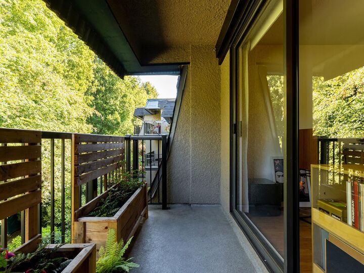 Property Photo:  2222 Cambridge Street 302  BC V5L 1E6 