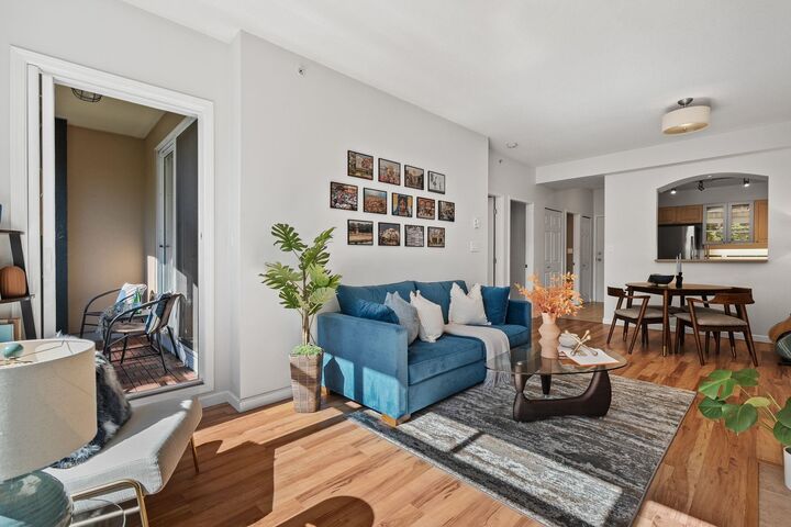 Photo de la propriété:  3600 Windcrest Drive 307  BC V7G 2S5 