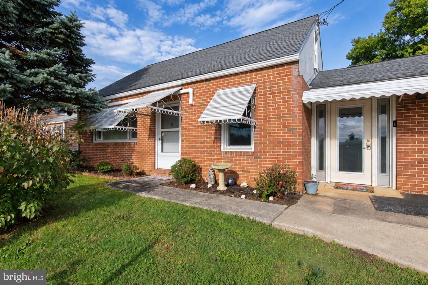 Property Photo: 1082 W Leesport Road PA 19533