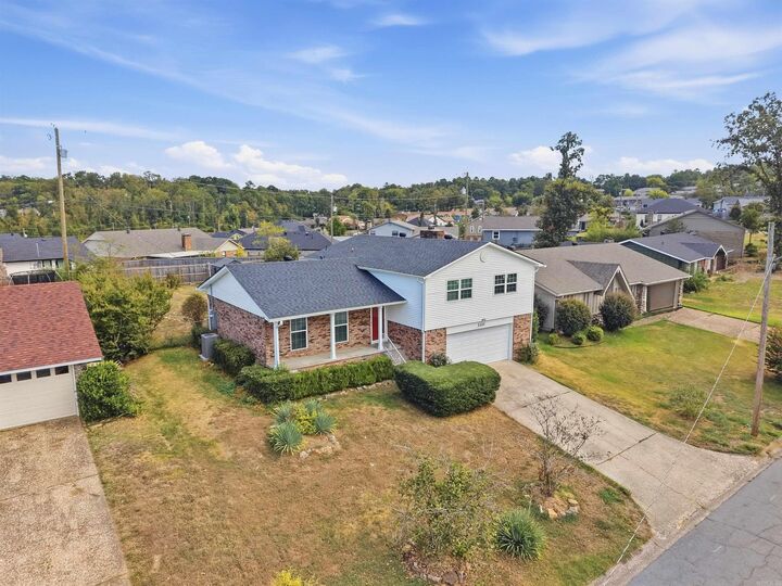 Property Photo: 1121 Briar Creek Road AR 72211