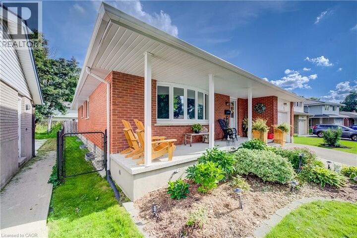 Property Photo:  422 Grangewood Drive  ON N2K 2E6 