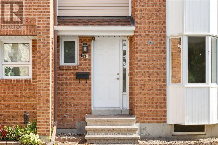 Property Photo:  2F Castlebrook Lane 12  ON K2G 5E2 