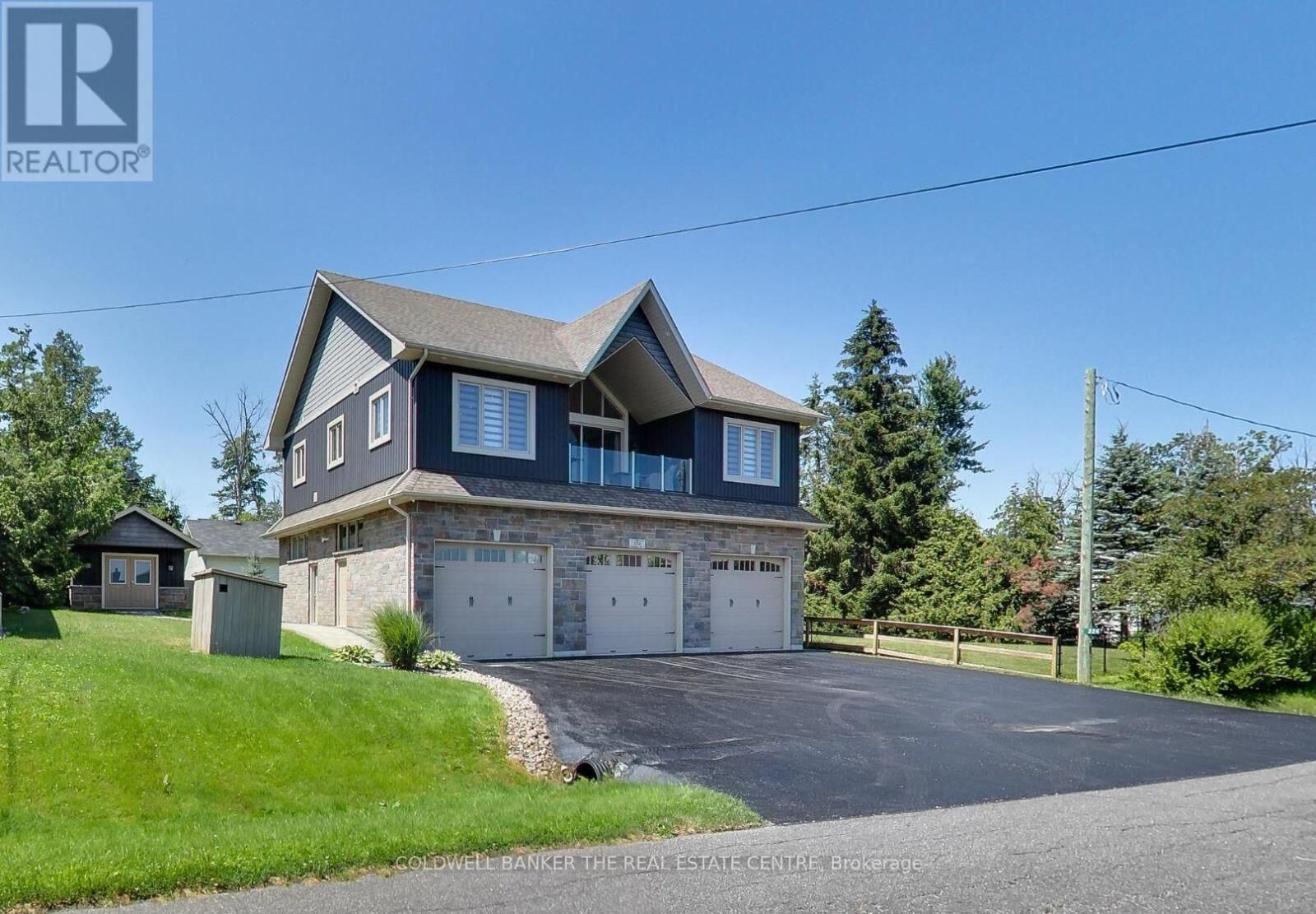 Property Photo: 224 Lakeshore Road East ON L0L 2E0