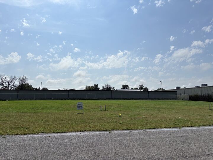 Property Photo: 197 William Way IA 52315