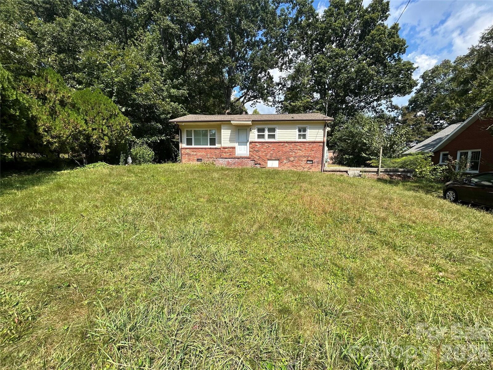 Property Photo:  110 9th Street  NC 28711 