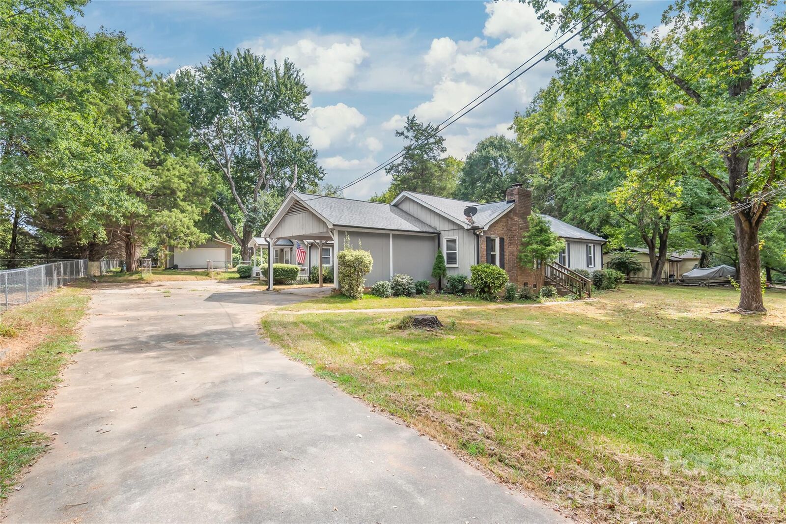 Property Photo:  1011 Robin Lane  SC 29730 