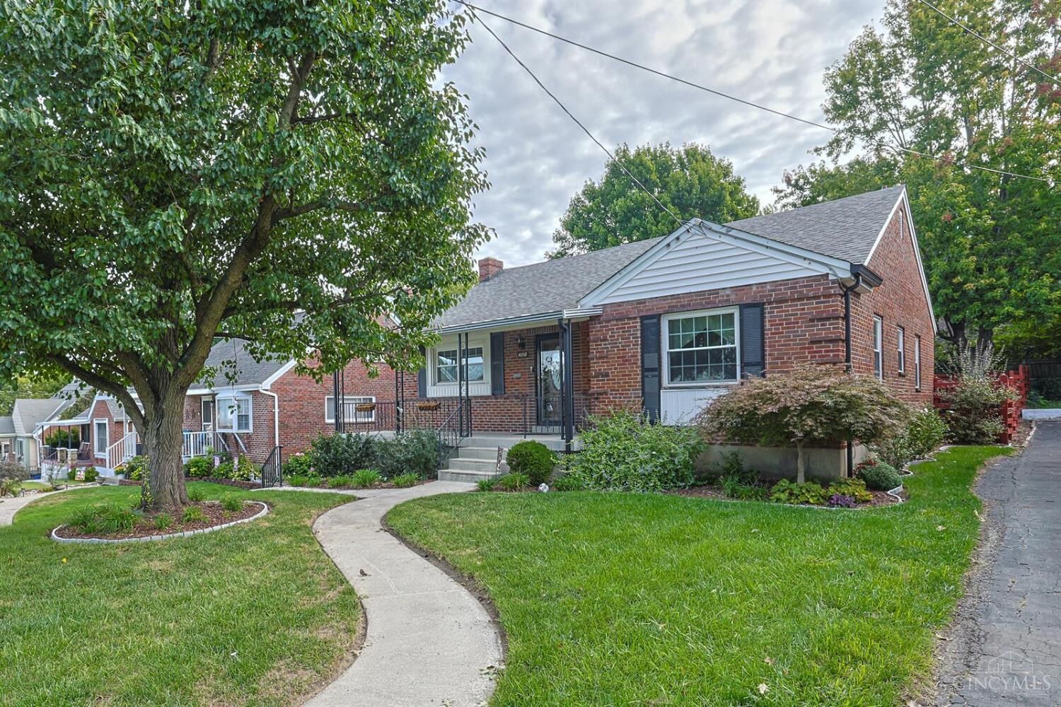 Property Photo:  4256 Minmor Drive  OH 45217 