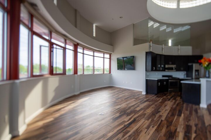 Property Photo:  1300 Northwest Boulevard  OH 43212 