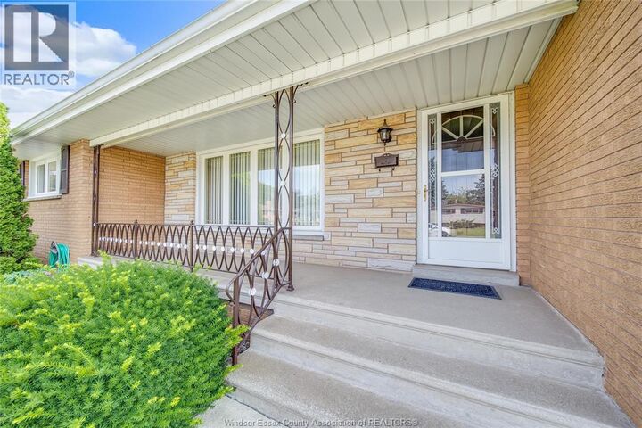 Property Photo:  2506 Longfellow Avenue  ON N9E 2K9 