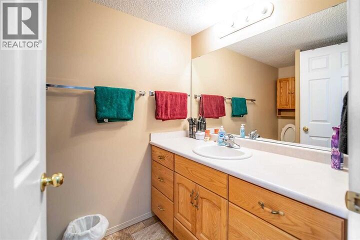 Property Photo: 848 4 Avenue AB T9W 1V6