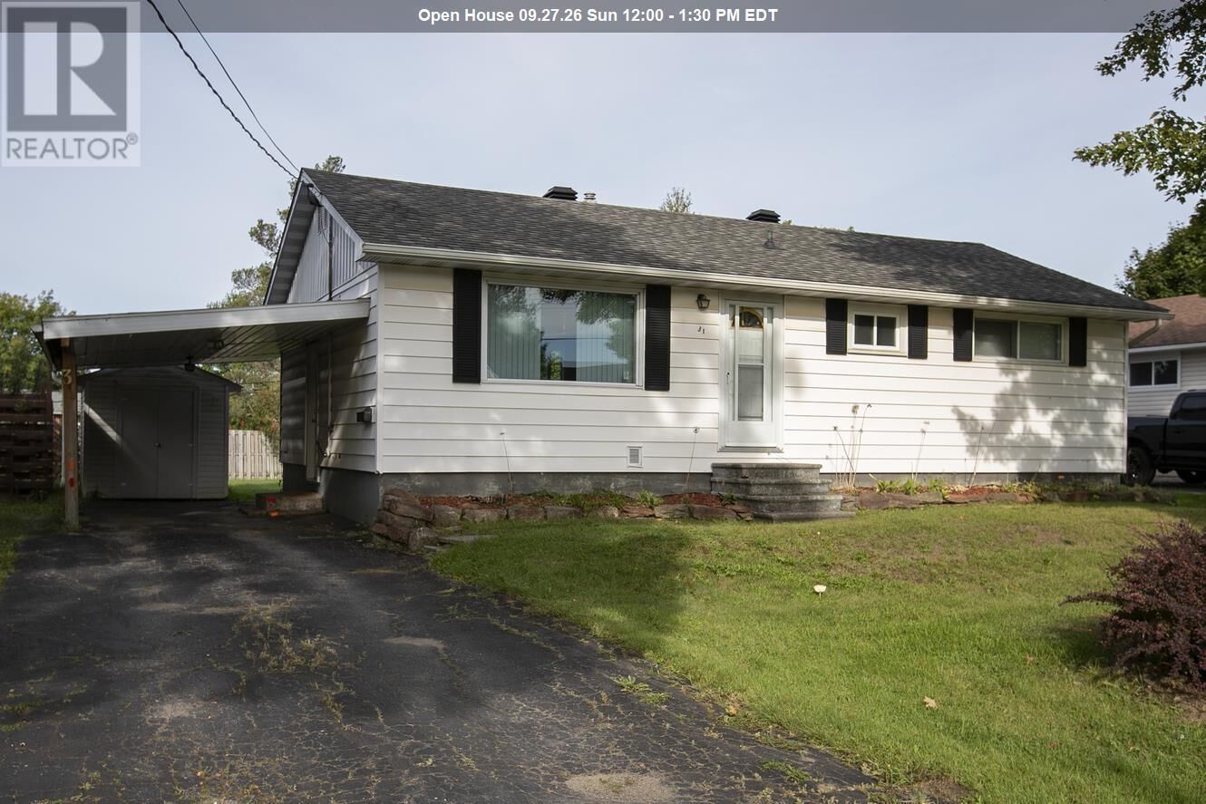 Property Photo:  31 Idaho Dr  ON P6A 4X8 