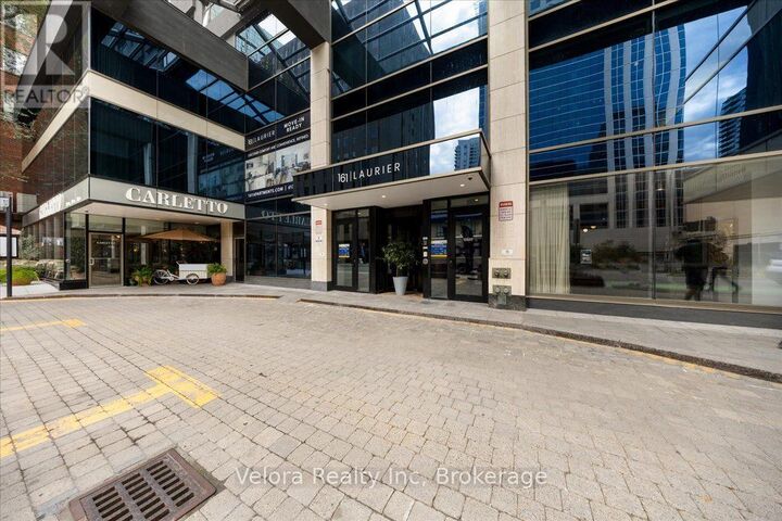 Property Photo:  161 Laurier Avenue West 1409  ON K1P 5J2 