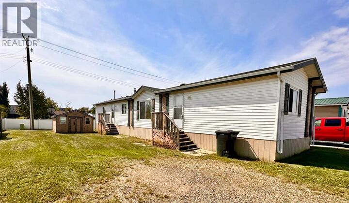 Property Photo:  349 Railway Avenue  AB T0J 0Z0 