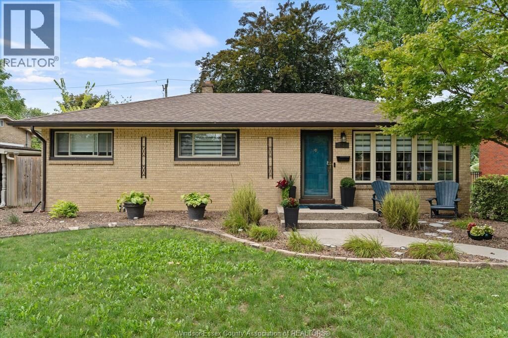 Property Photo:  3425 Roxborough Boulevard  ON N9E 2Z9 