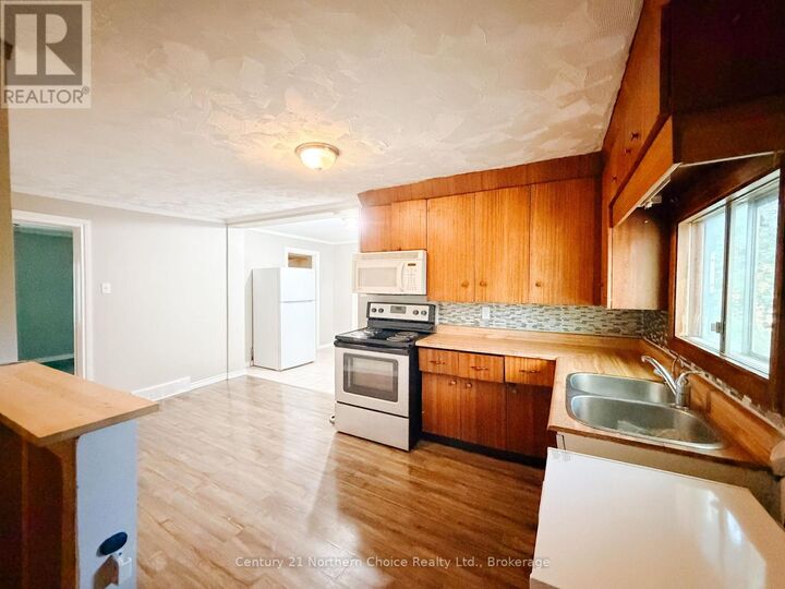 Property Photo:  1509 Agur Street  ON P9N 1M4 
