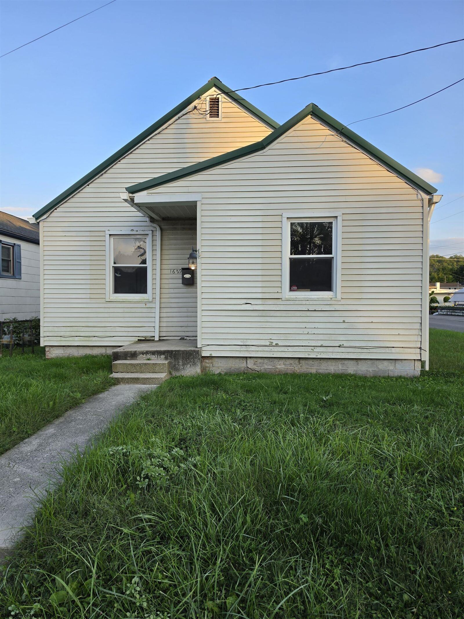 Property Photo:  1629 Lavalette Avenue  WV 26241 