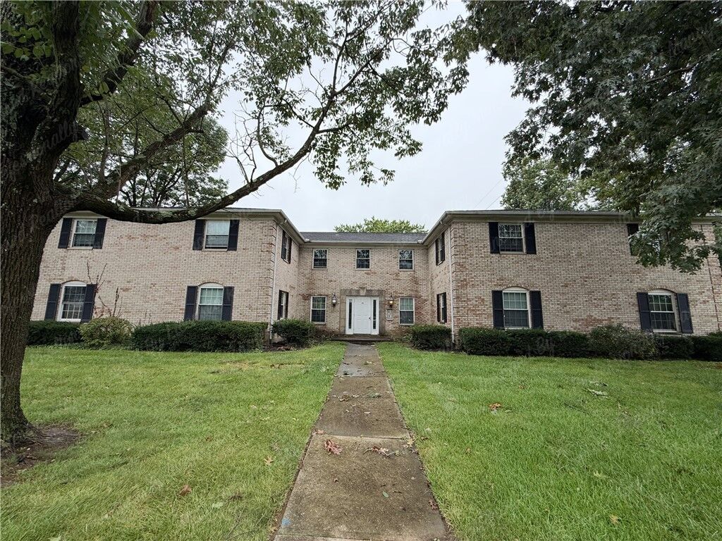 Property Photo:  290 E Alex Bell Road 4  OH 45459 