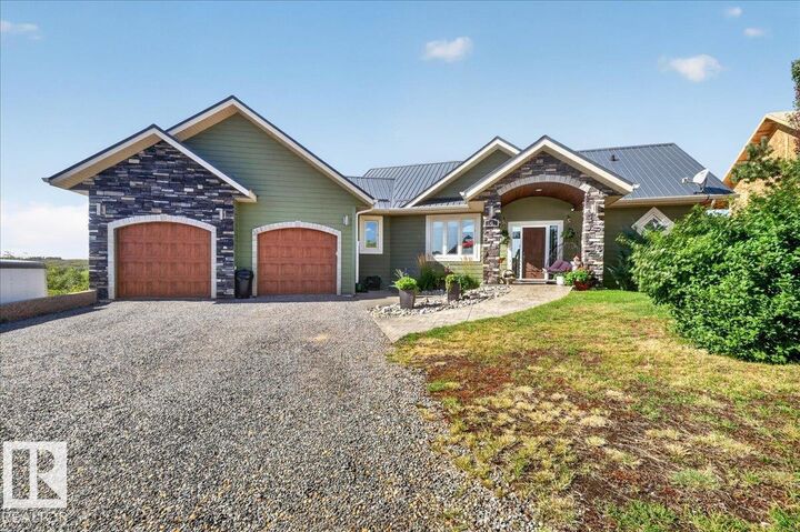 Property Photo:  19518 Township Road 452 141  AB T4V 2M9 