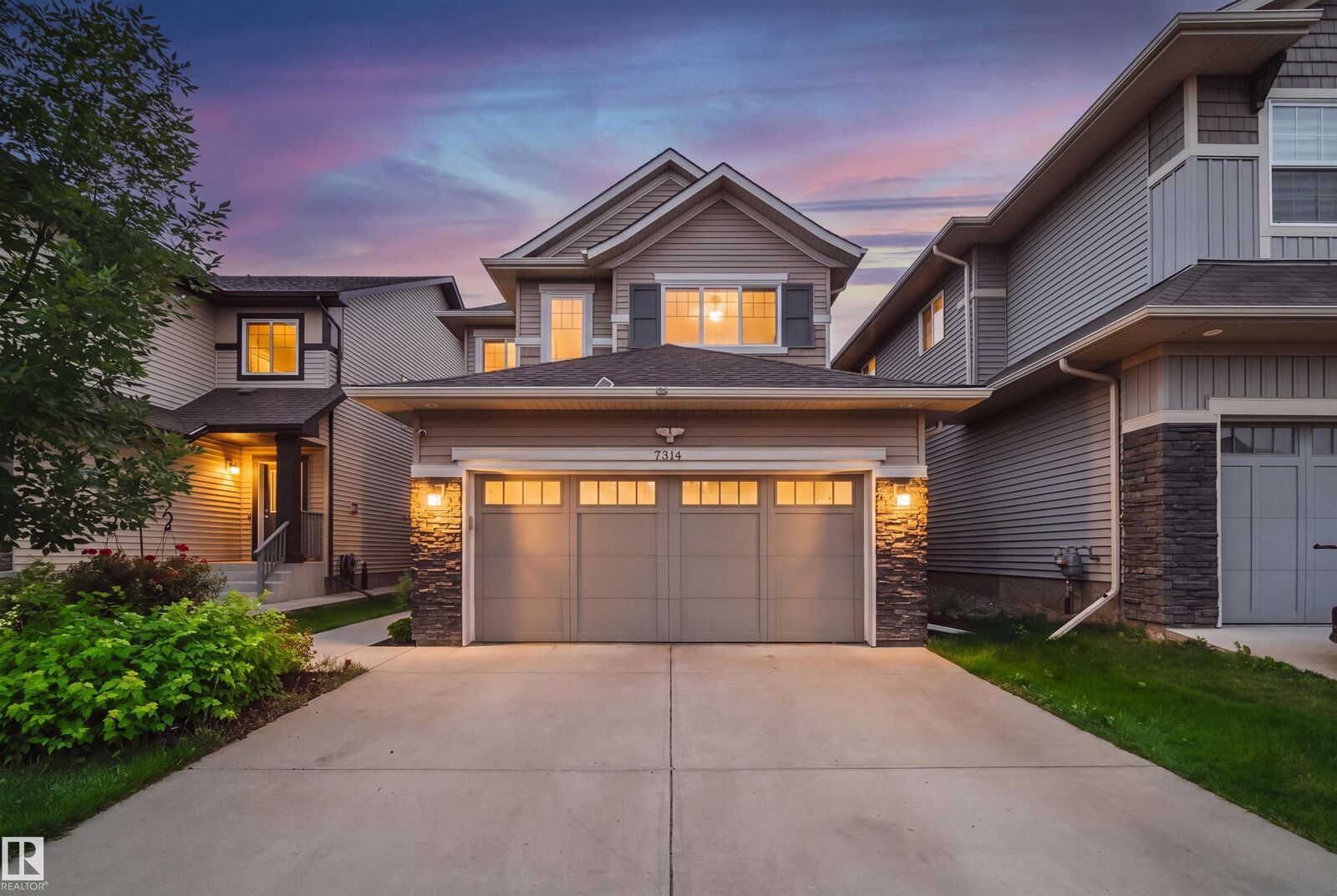 Property Photo:  7314 Edgemont Way NW  AB T6M 0S1 
