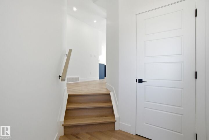 Property Photo: 1407 Osprey Court NW AB T5M 0M2