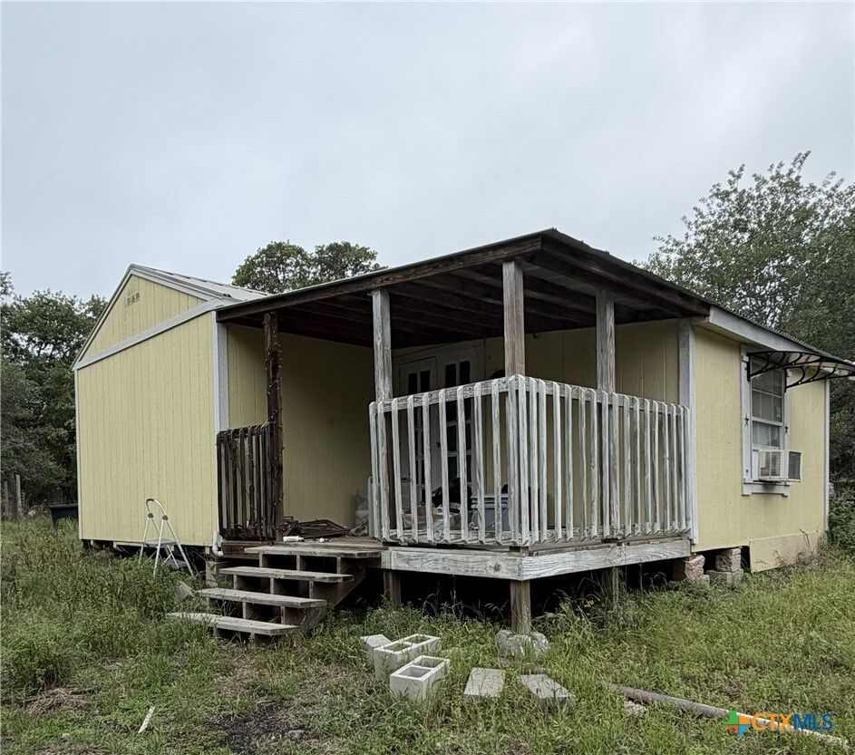 Property Photo:  105 Clear Spring Springs  TX 78114 