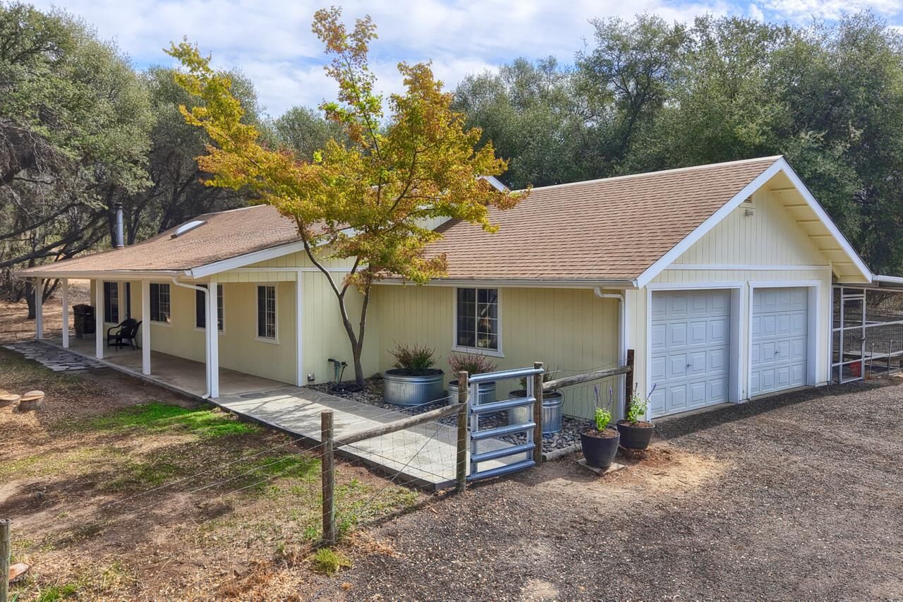 Property Photo: 33337 Gold Nugget Court CA 93614