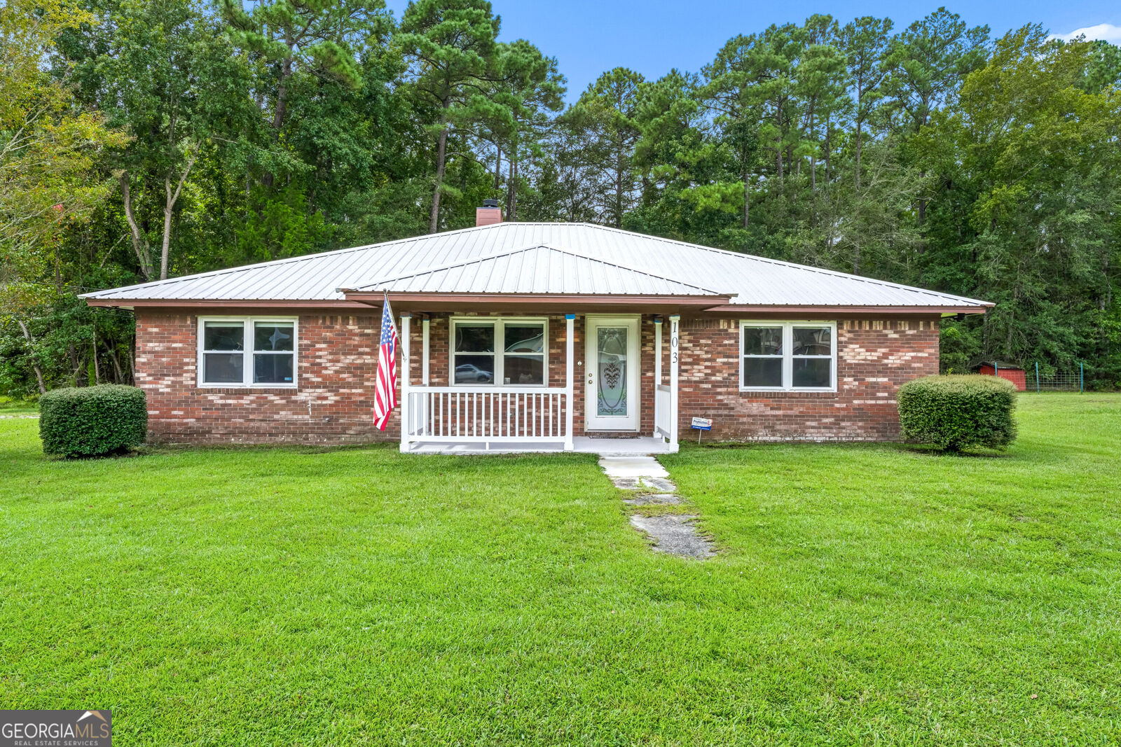 Property Photo:  103 W Magnolia Avenue  GA 31548 