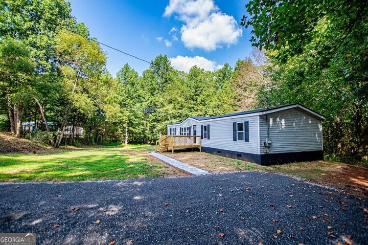 Property Photo:  61 Crest Road  GA 30116 
