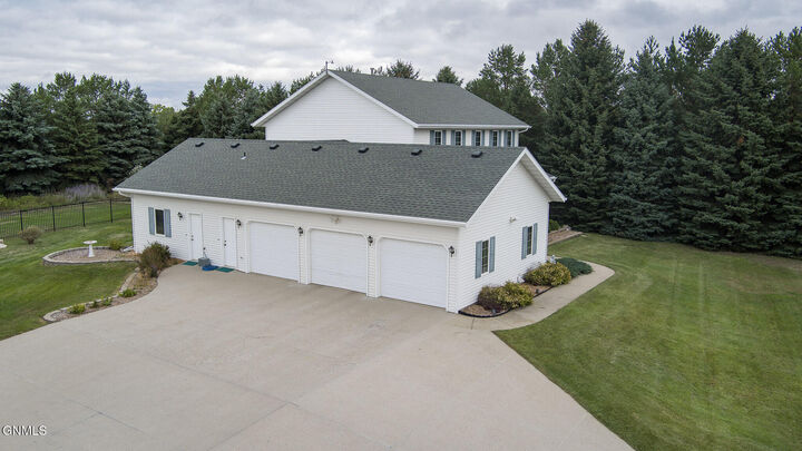 Property Photo: 3824 Prairie Pines Loop ND 58503