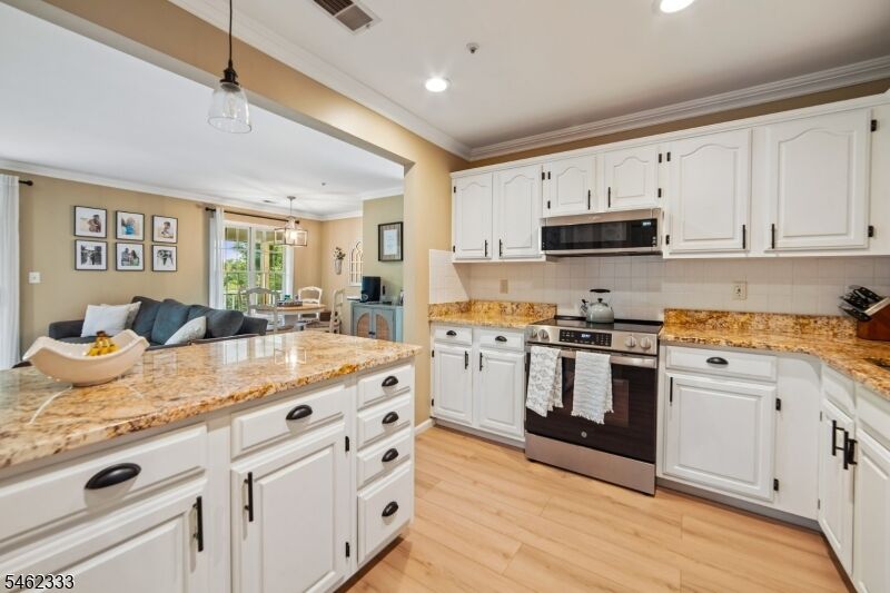 Property Photo:  275 Potomac Dr  NJ 07920 