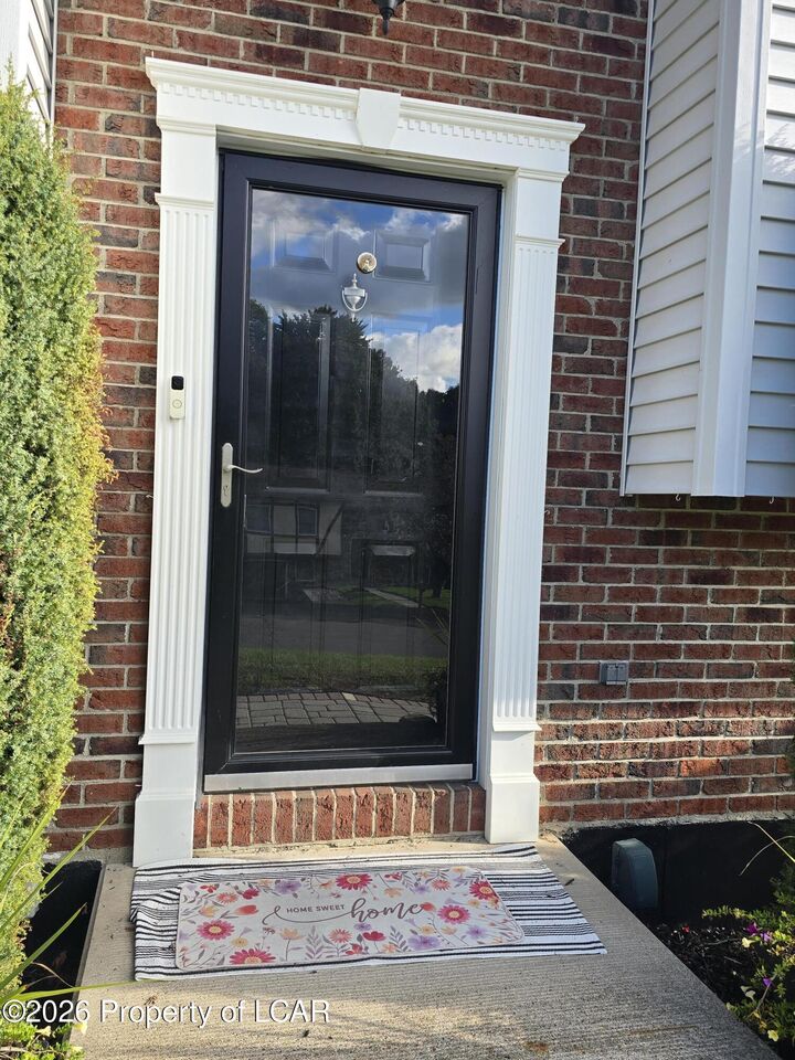 Property Photo: 18 Vista Drive PA 18634