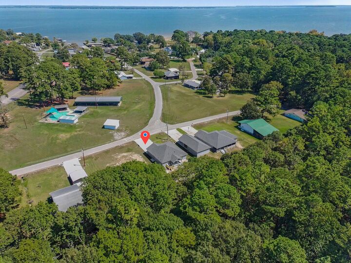 Property Photo:  220 Hideaway Trail  TX 77331 