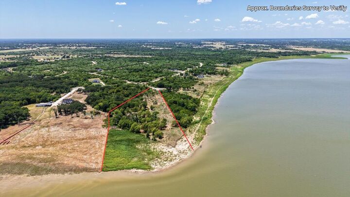 Property Photo:  8424 Edgewater Dr  TX 75143 