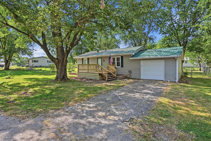 Property Photo:  607 Jean Circle  MO 65231 