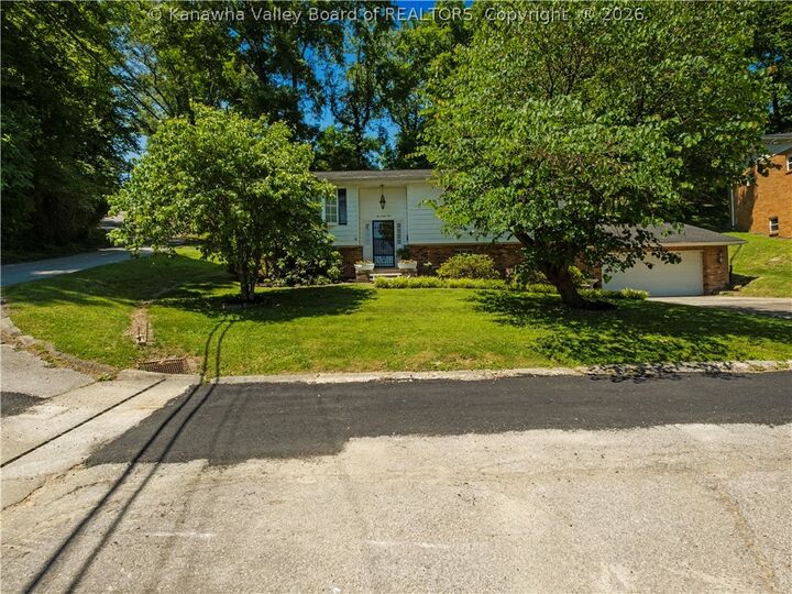 Property Photo:  241 Lakeview Drive  WV 25177 