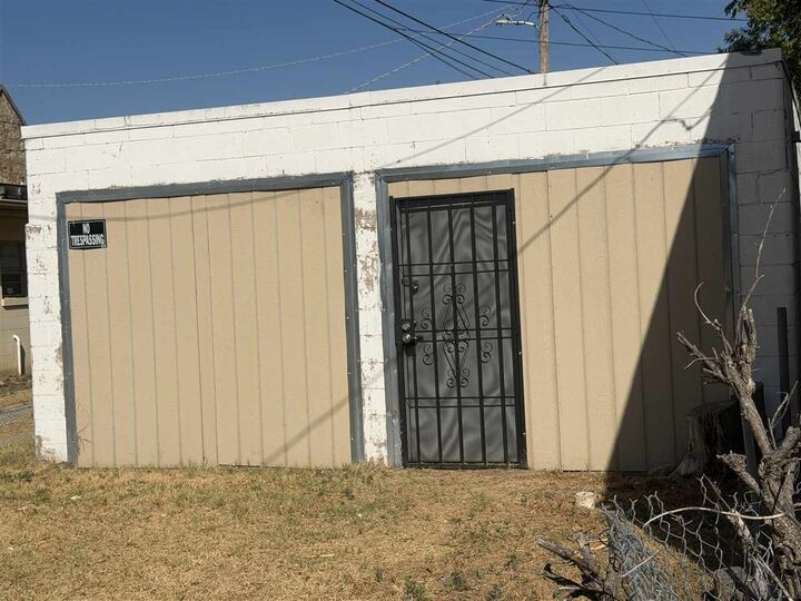 Property Photo: 615 SW Summit Ave OK 73501