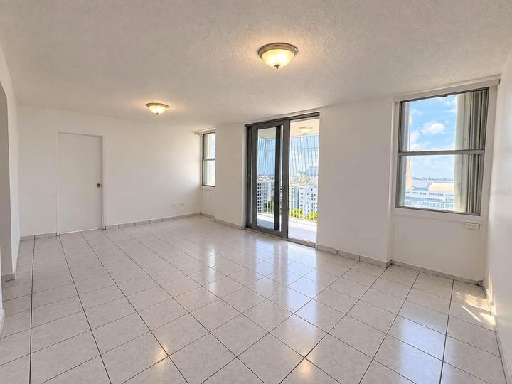Property Photo:  19 Av. Luis Vigoreaux 23A  PR 00966 