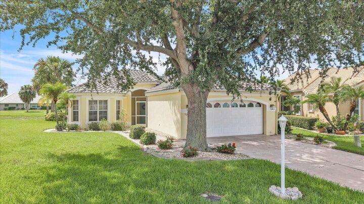Property Photo:  10322 Arrowhead Drive  FL 33955 