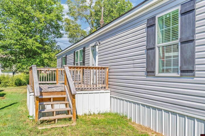 Property Photo:  1023 E 9th Street  AR 72653 