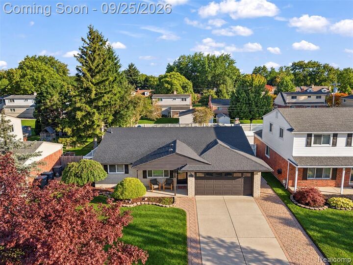 Property Photo: 29510 Lyndon Street MI 48154 4400