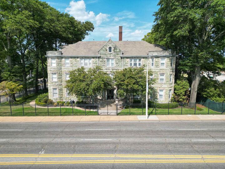 Property Photo:  1116 Poplar Ave 6  TN 38105 