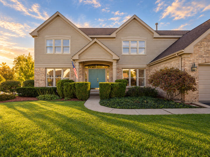 Property Photo:  931 Ambria Drive  IL 60060 