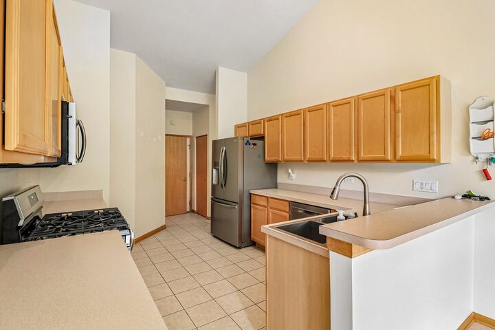 Property Photo:  2276 Ashbrook Lane  IL 60030 