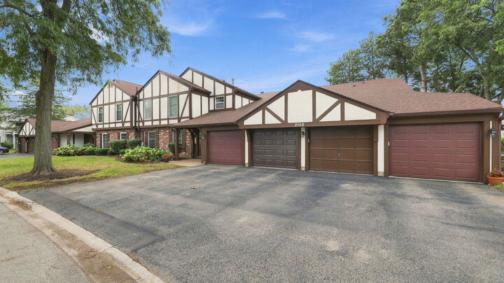 Property Photo:  2158 Lancaster Circle 101C  IL 60565 