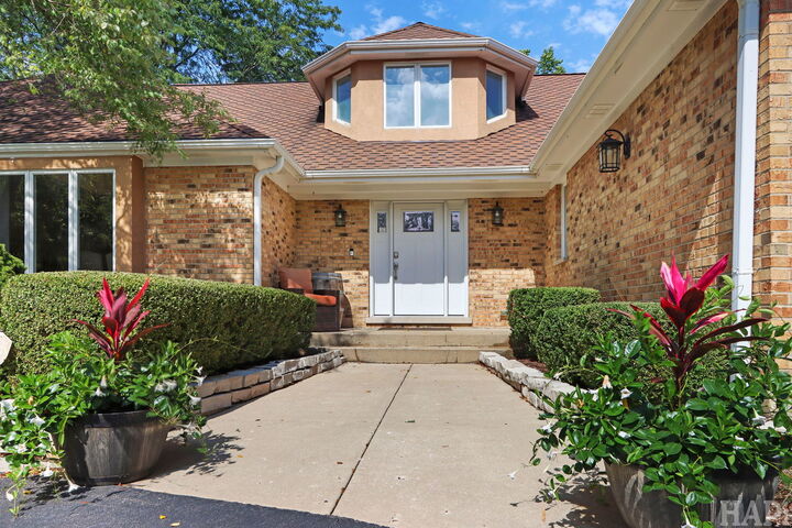 Property Photo:  1726 Galloway Circle  IL 60010 