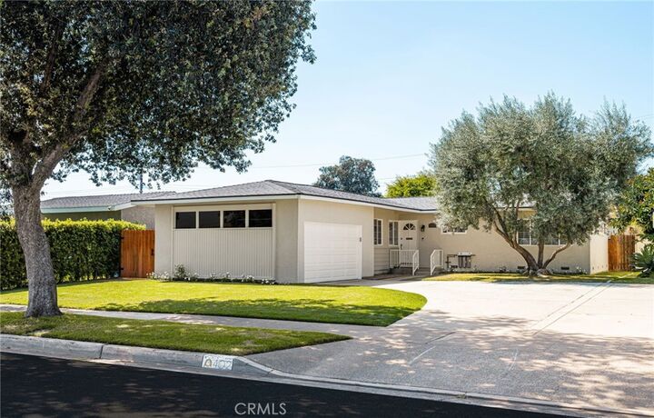 Property Photo: 402 N Fern CA 92867