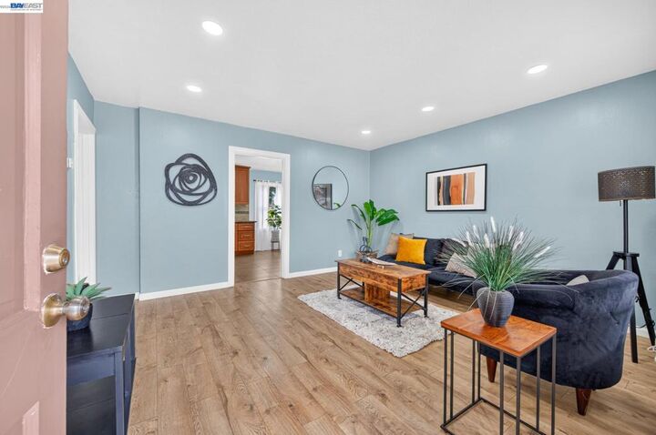 Property Photo: 5616 Alameda Ave CA 94804