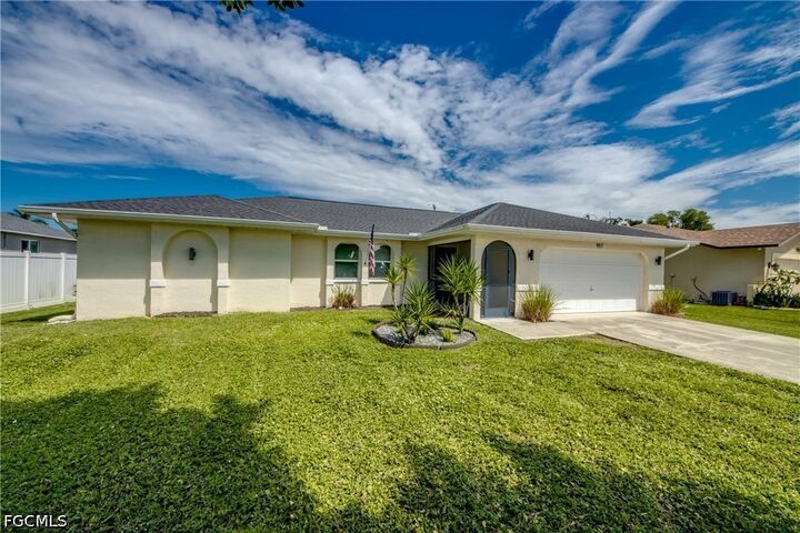 Property Photo:  917 SW 23rd Street  FL 33991 